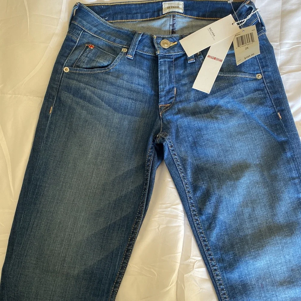 Woman’s Hudson Bacara Crop Straight Cuffed jeans 25 - Picture 6 of 9